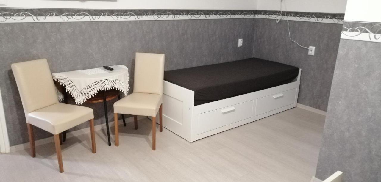 Radek Vendégház és Apartman Halászi Esterno foto