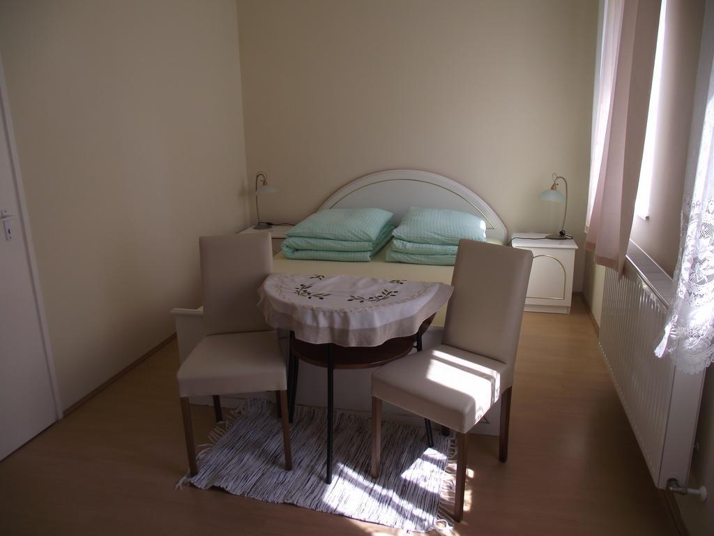 Radek Vendégház és Apartman Halászi Esterno foto
