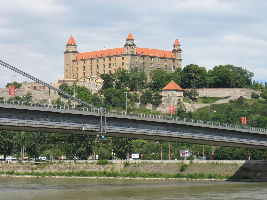 Radek Vendégház és Apartman Halászi Esterno foto